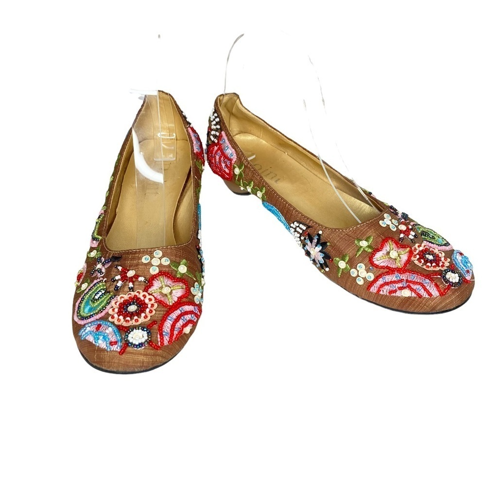 Brown Silk Beaded/Embroidered Kitten Heel Pumps - Picture 2 of 10